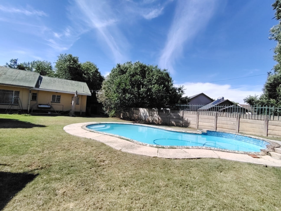 4 Bedroom Property for Sale in Fichardt Park Free State